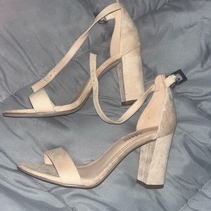 Madden NYC heel size 7